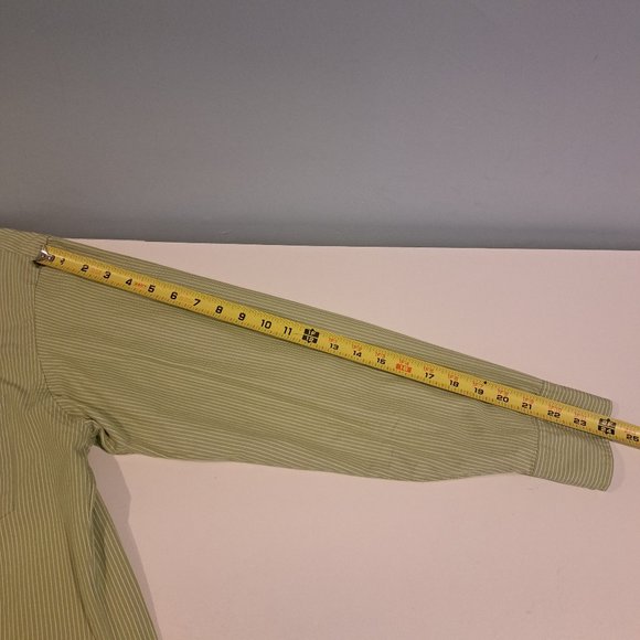 Vintage J. Crew Men's Medium Long Sleeve Button Down Shirt Style 67411 (2005) - Picture 13 of 14